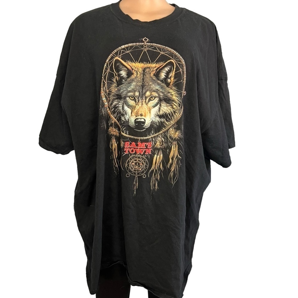 3/$30 ☀️ Sam's Town Las Vegas Wolf Short Sleeve Shirt